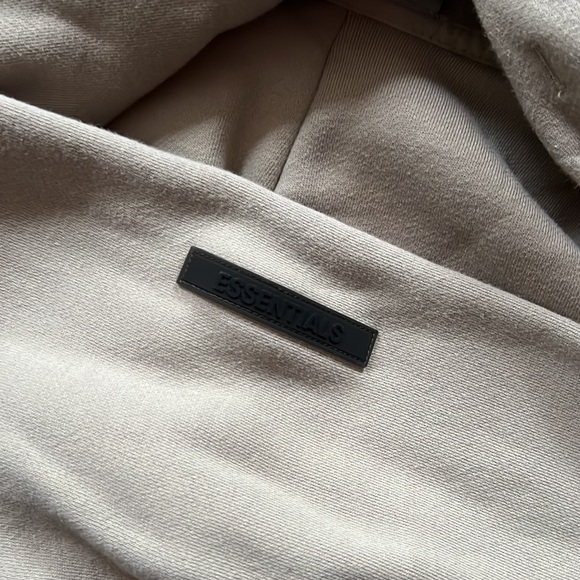 ESSENTIALS Feat Of God Beige Hoodie - Picture 4 of 6